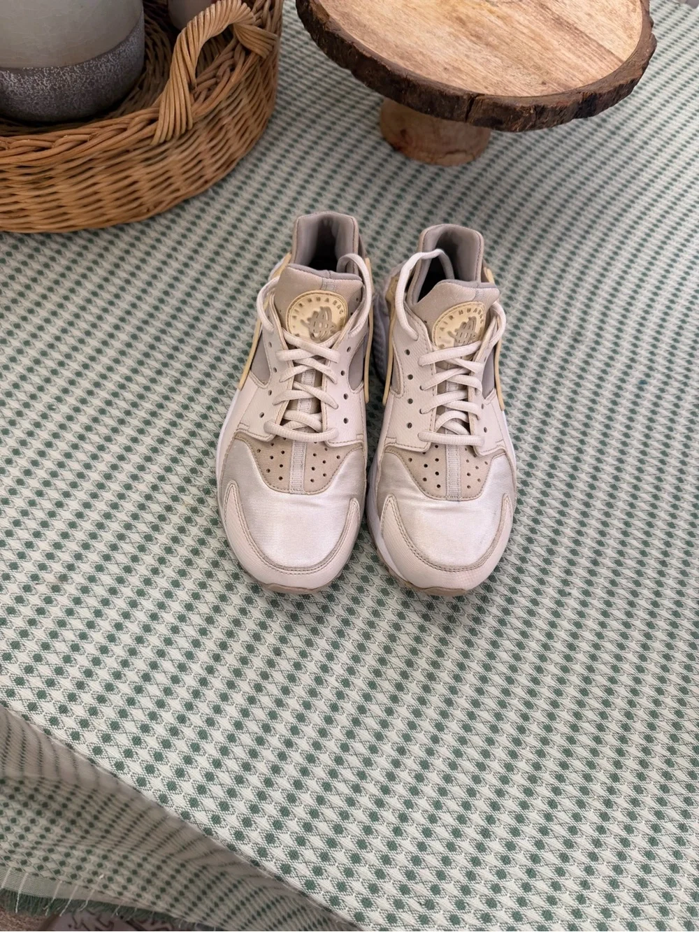 Nike Women's Air Huarache Sneakers Size 7 Beige Gold